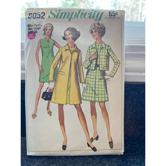 Vintage Simplicity 8052 ©1968 Misses Petites' Coat, Jacket and Dress Miss Petite - Picture 1 of 7